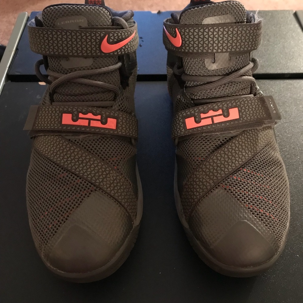 Lebron Soldier Boys Grey